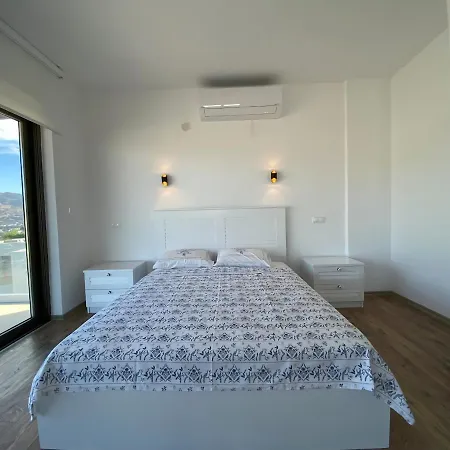 Lyod Quen Villa